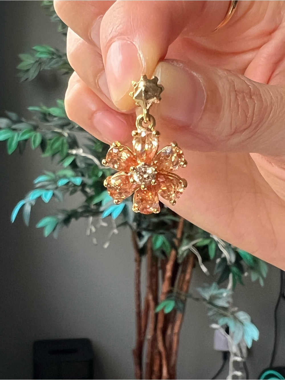 Gold Floral Crystal Drop Earring - Peach/Gold